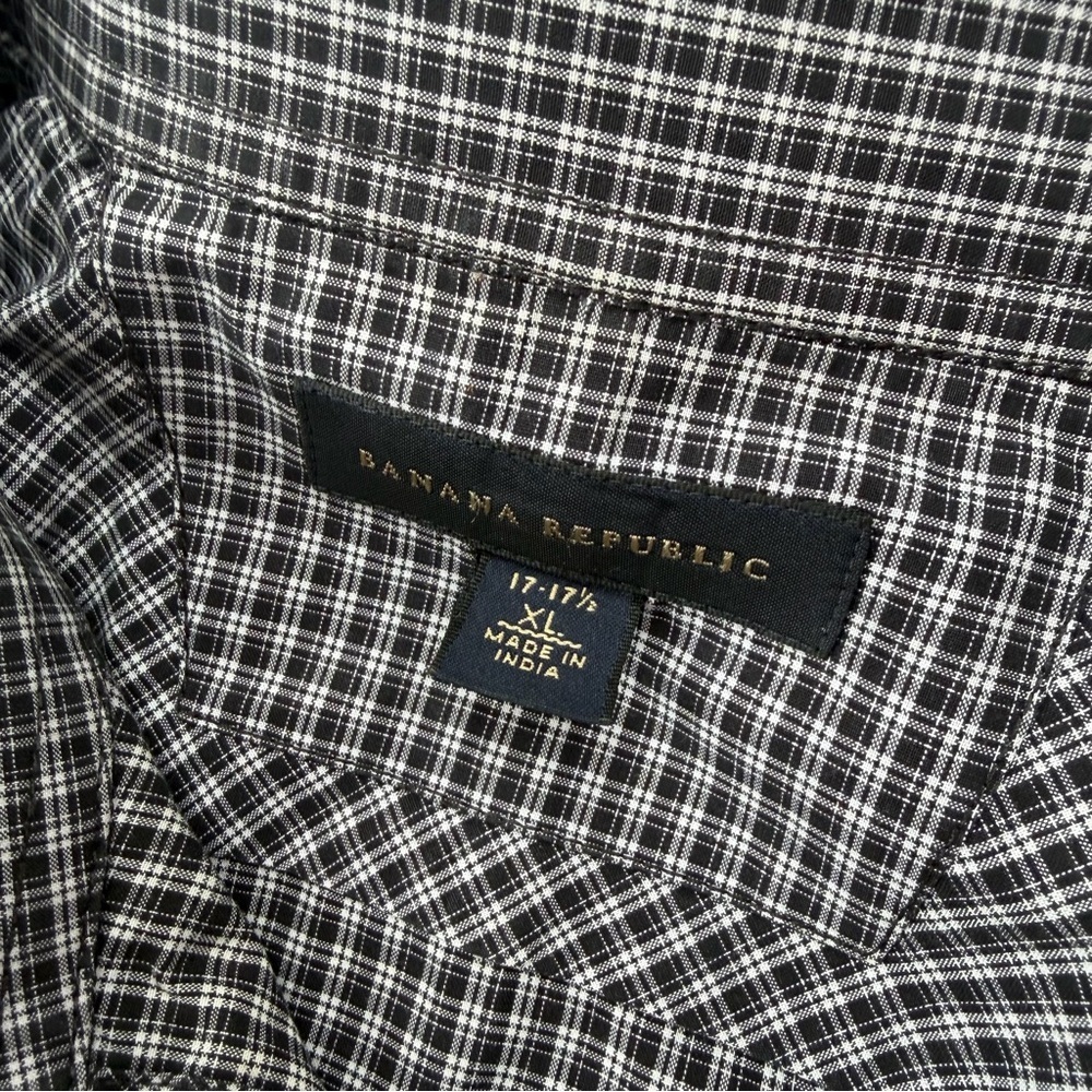 Men’s Banana Republic Long Sleeve Shirt
Size XL (17-17 1/2 neck) - Picture 4 of 8